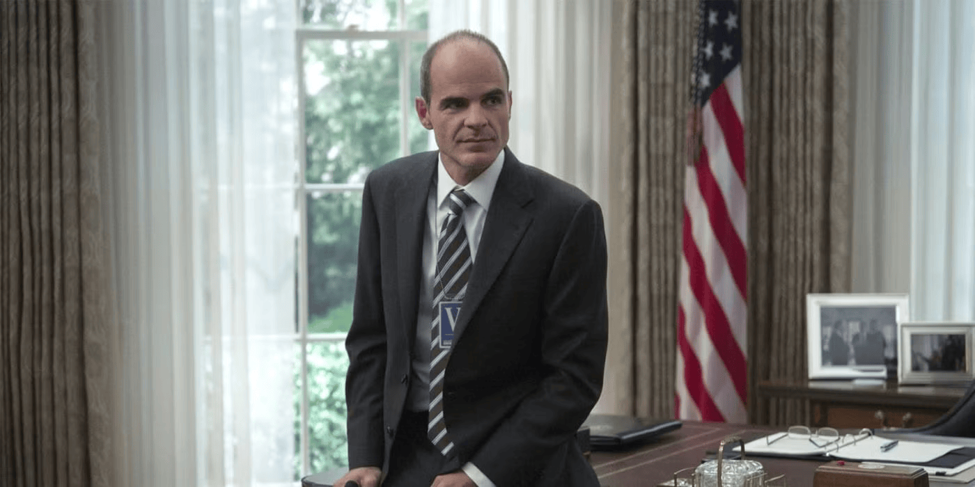 Doug Stamper (Michael Kelly)