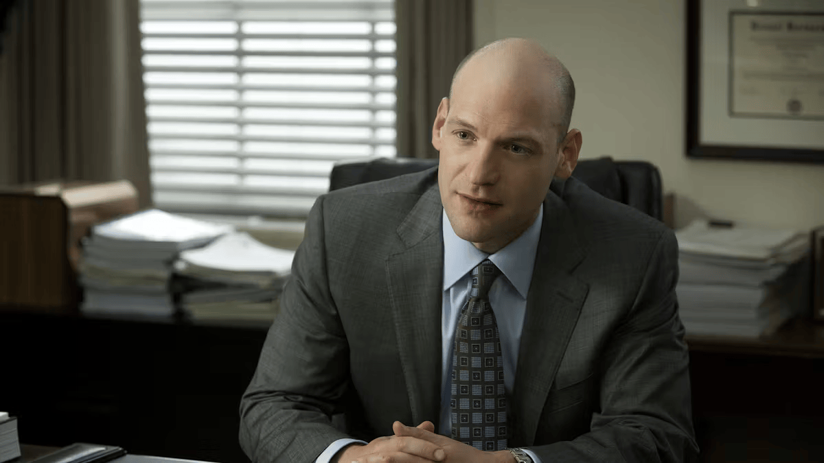 Peter Russo (Corey Stoll)